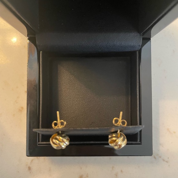 18K ITALIAN GOLD LOVE KNOTS - Picture 5 of 8